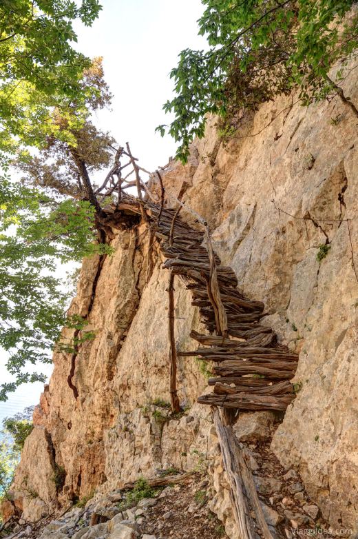 scalone di legno....