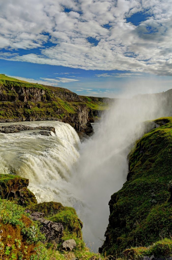 Gullfoss in piena, ripresa molto vicina al salto principale
