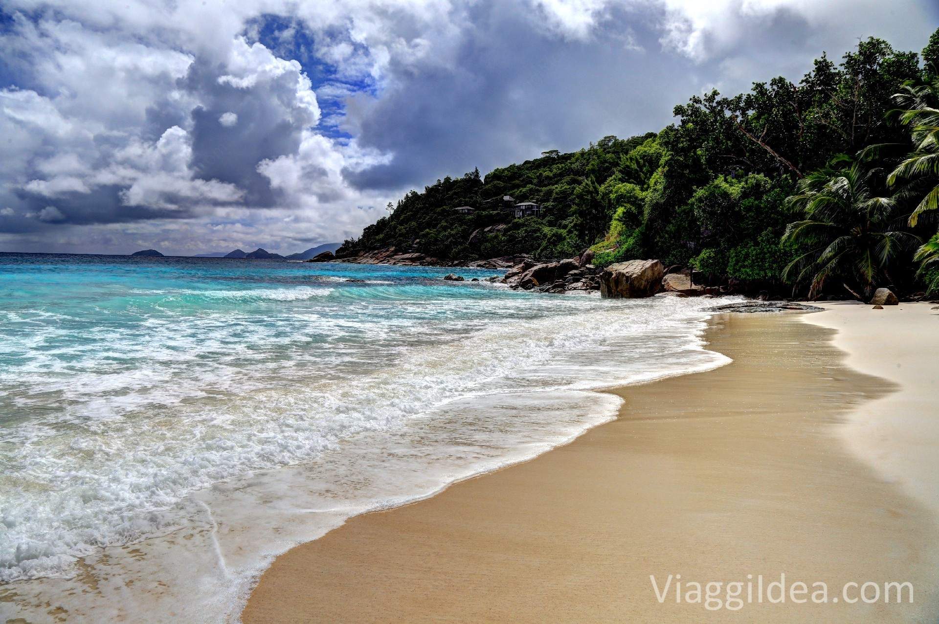 Anse la Libertè - Four Seasons Mahè