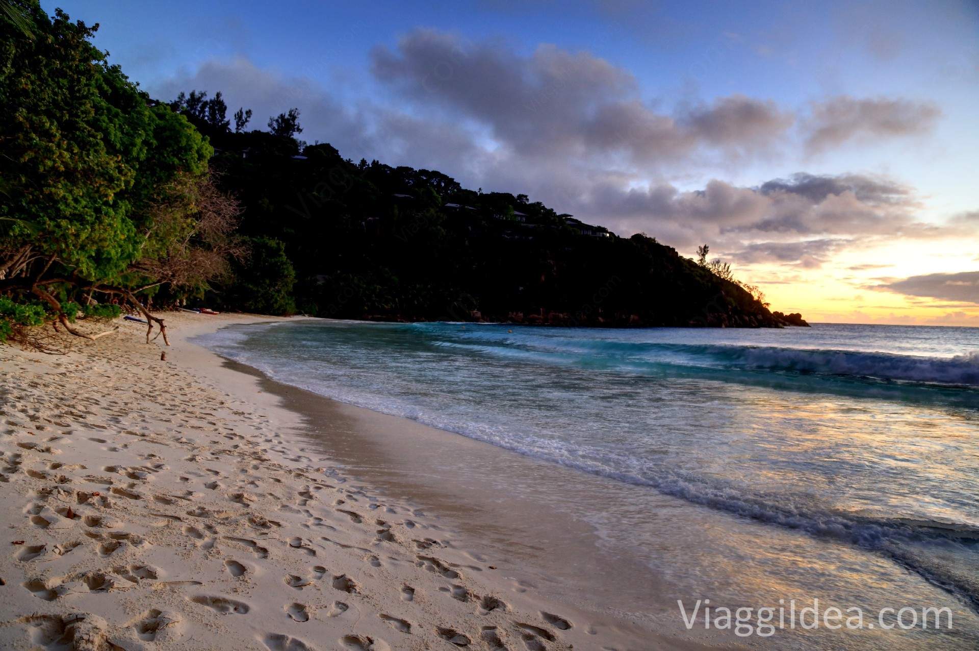 Sunset Anse la Libertè - Four Seasons Mahè